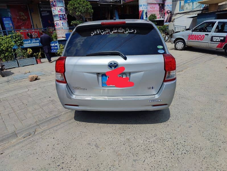 Toyota Fielder hybrid 4