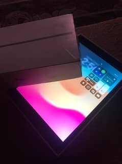 Apple IPad 7th generation cellular and Wi-Fi