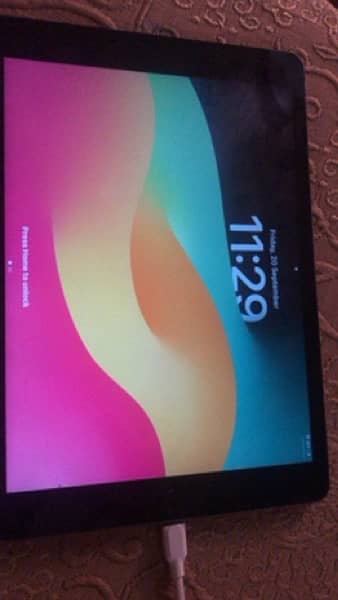 Apple IPad 7th generation cellular and Wi-Fi 1