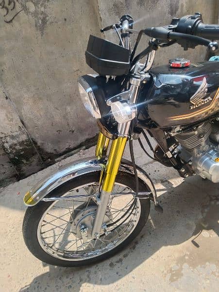 Honda 125 self start  gold 2