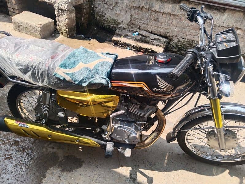 Honda 125 self start  gold 3