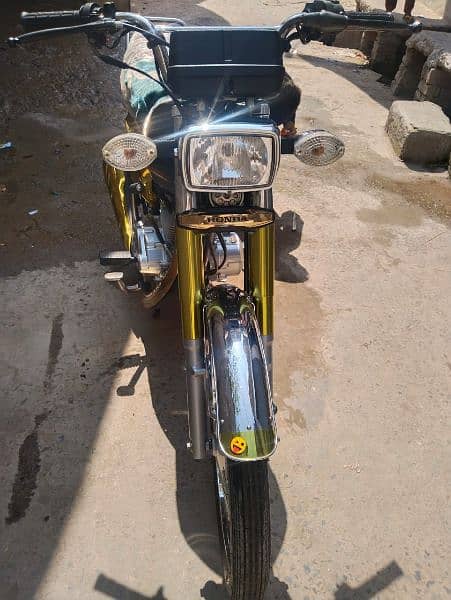 Honda 125 self start  gold 4