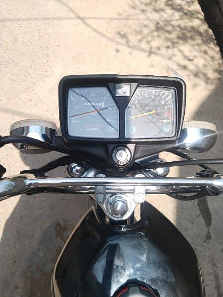 Honda 125 self start  gold 7