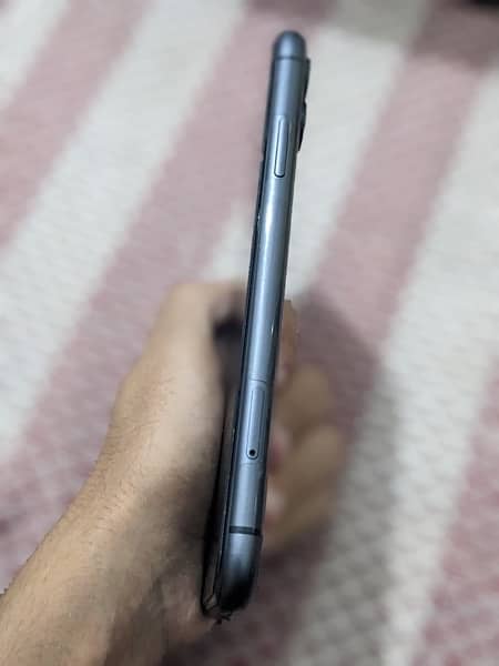 iphone 11 non pta jv condition 10/10 whatsapp number 03272775334 7