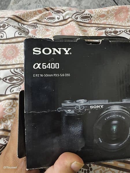 Sony a6400 body 10/10 with box and accessories 5