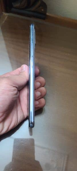 VIVO V21   8+4/128 gb 2