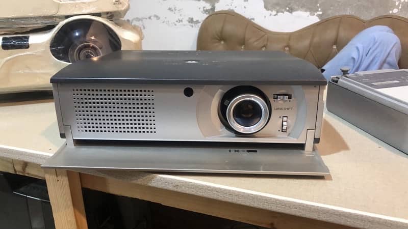 condition Brand, new projector, SANYO  brand 10 by 10 condition 1