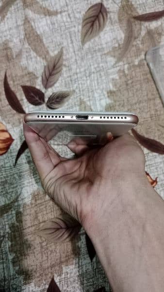 I phone 8 plus non pta is Very good condition 2