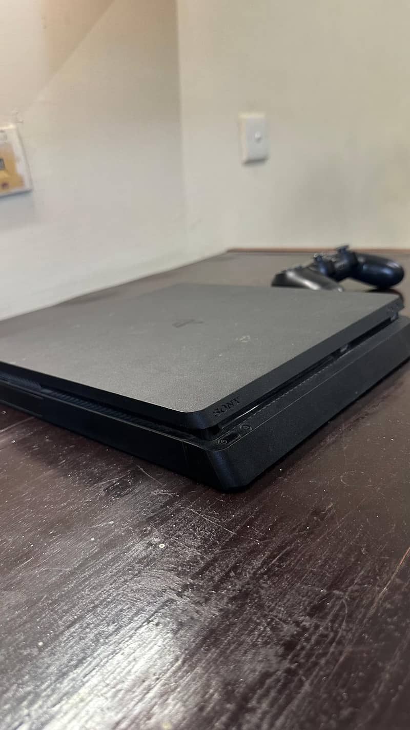 Playstation 4 Slim 500GB 2