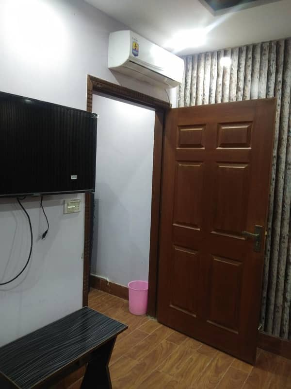 Luxury Fully Furnished Apartment for Rent in Amaan Plaza Block H3 Johar Town near Emporium Mall Lahore 2