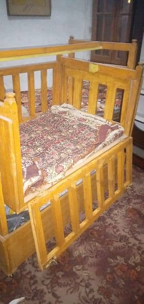 moveable baby cot 1