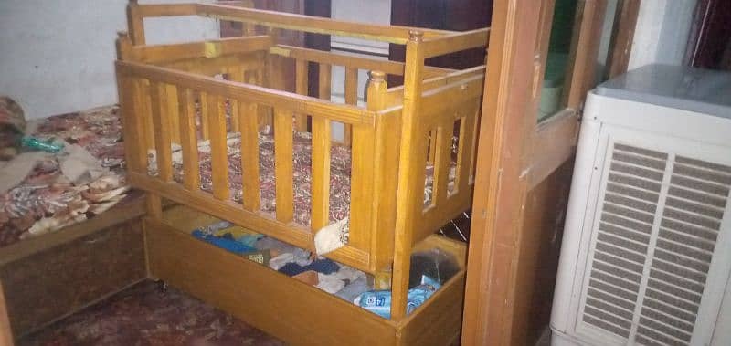 moveable baby cot 3