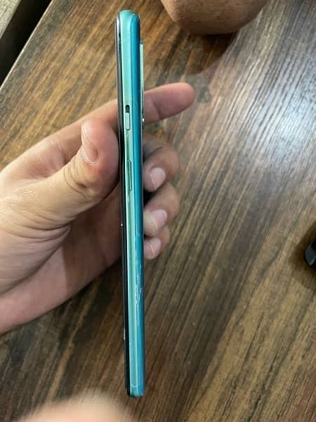 ONE plus 8T 12/256 full lush condition. 10/10 condition 2