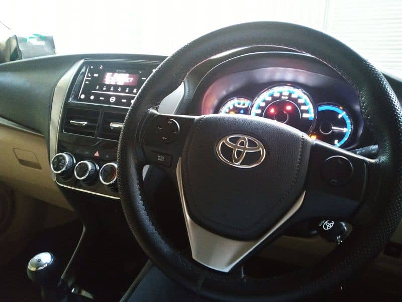 Toyota Yaris 2021 4