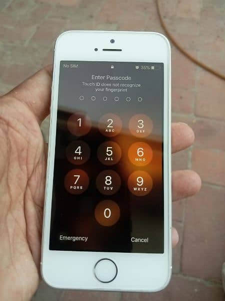 Iphone 5s 32gb non PTA condition 10/10 4