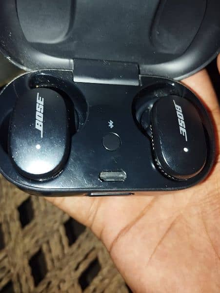 Bose quite comfort ear buds 1