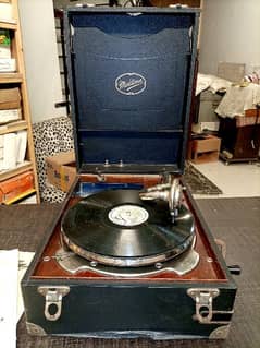 Meritone Gramophone in Full Working Condition to Play 78 RPM Records.