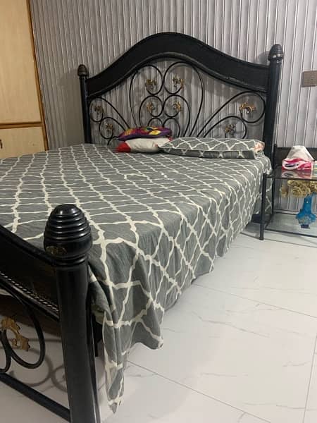 Iron bed 4