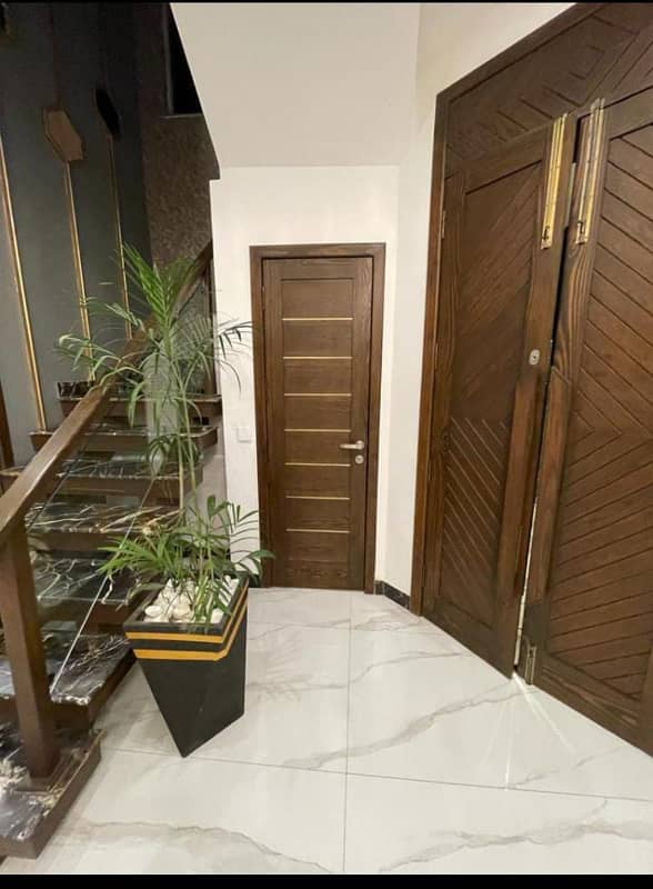 Separate Entrance- 5 Marla Fabulous Upper Portion On Top Location For Rent In DHA Phase 9 Town Lahore 1