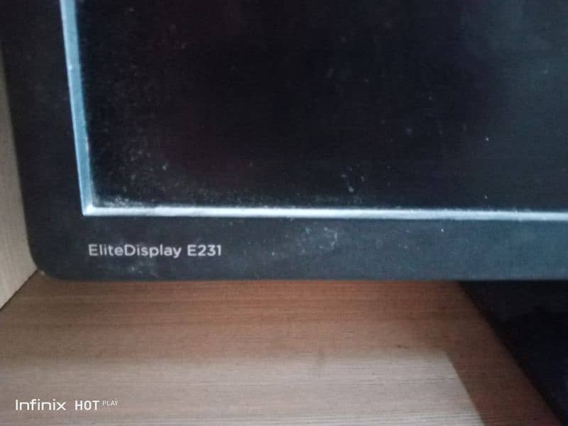 HP elite display e231 4