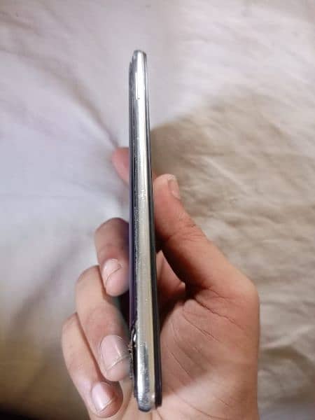 Huawei p20 pro all OK PTA APPROVED BUT BACK GLASS IS BROKEN 1