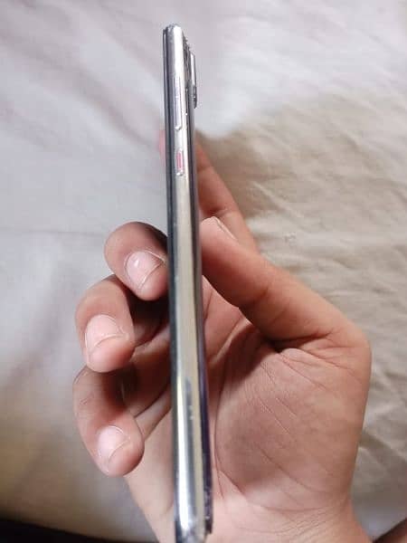 Huawei p20 pro all OK PTA APPROVED BUT BACK GLASS IS BROKEN 2