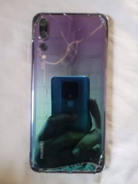 Huawei p20 pro all OK PTA APPROVED BUT BACK GLASS IS BROKEN 3