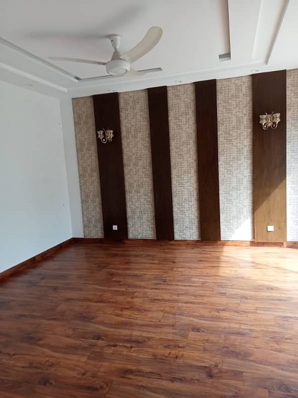 4 Beds 10 Marla House for Sale in Ex Air Avenue DHA Phase 8 Airport road Lahore. 17