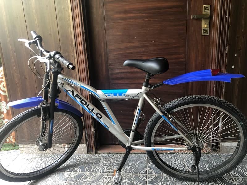 Apollo cycle in new condition , new tyres 1