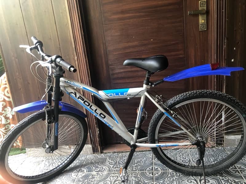 Apollo cycle in new condition , new tyres 2