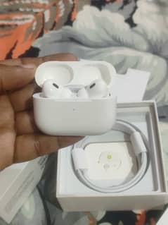 Apple Earbuds AirPro 2nd Generation in very good condition