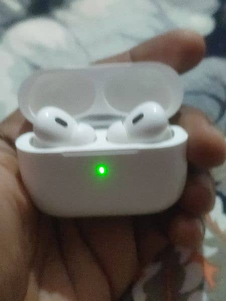 Apple Earbuds AirPro 2nd Generation in very good condition 5