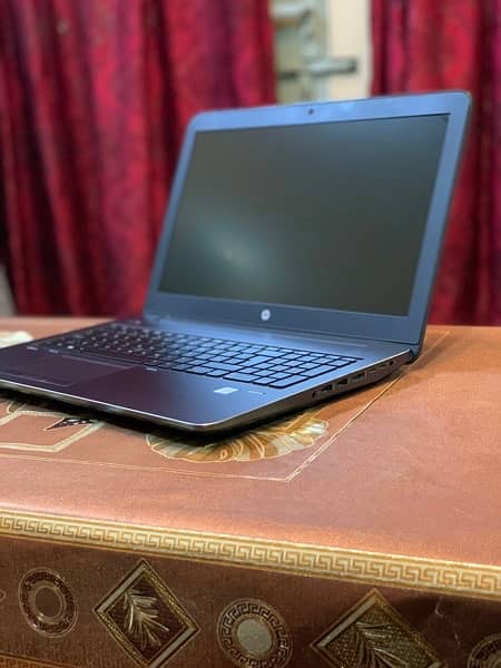 HP LAPTOP ZBook 1