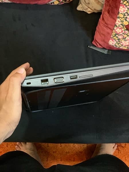 HP LAPTOP ZBook 13