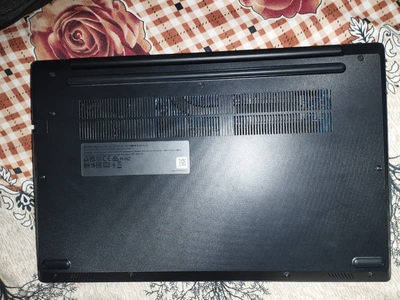 Rs 76,000 PM LAPTOP FOR SALE ( along with bag) 3