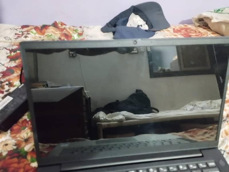 Rs 76,000 PM LAPTOP FOR SALE ( along with bag) 5