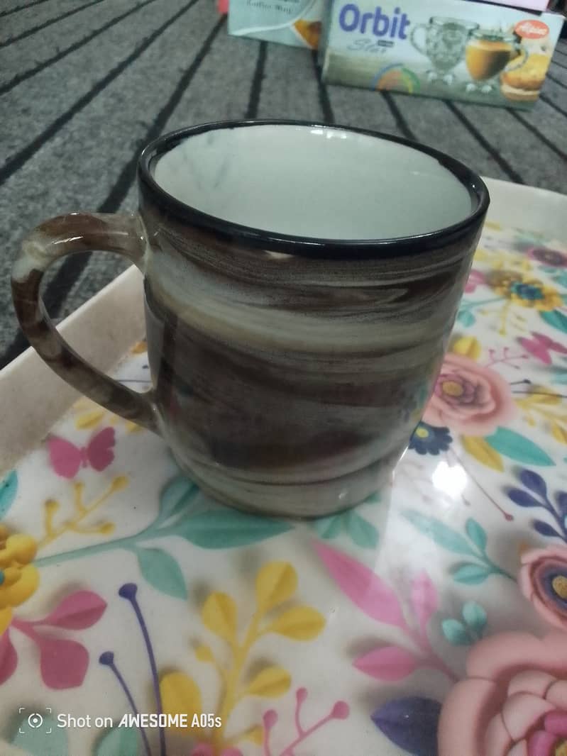 Marbled light mugs 0