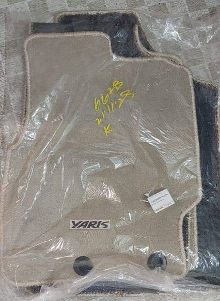 Toyota Yaris Geniune Floor Mat 0