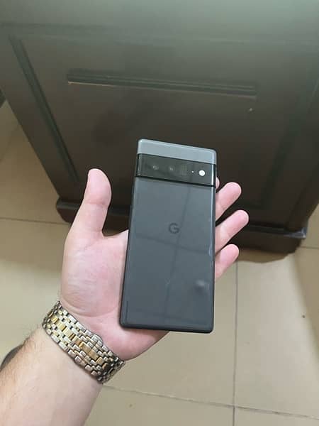 Google Pixel 6 pro (sim locked) 2