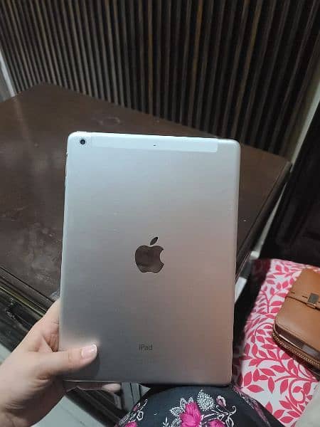 Apple iPad Air 64gb Sim supported 5