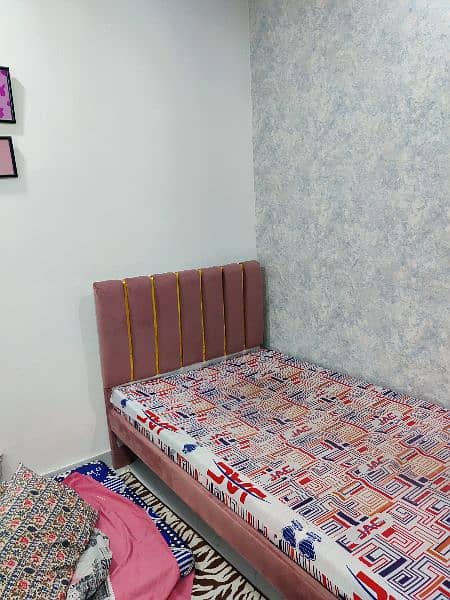 New single bed with metress 2