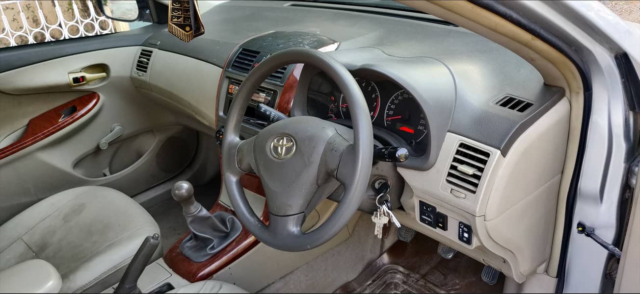 Toyota Corolla Xli VVTi 2010 Silver, Single User home car for sale 5