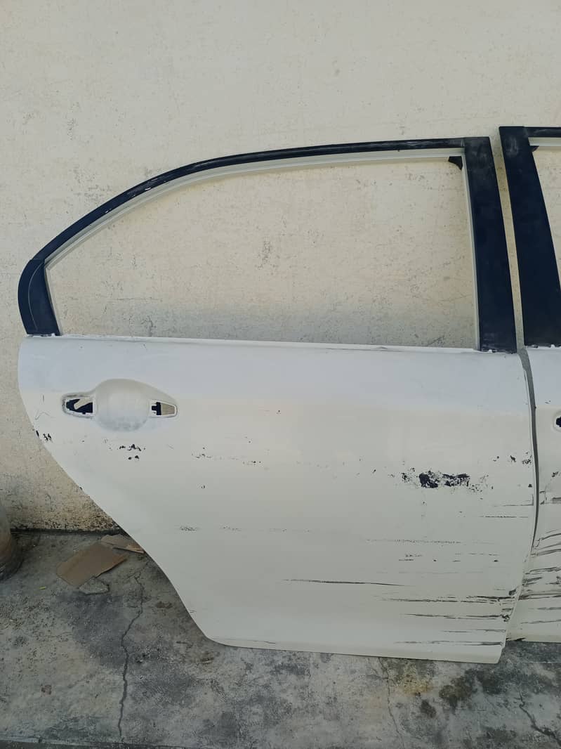 Axio 2018 Driver Side Door for Sale 4