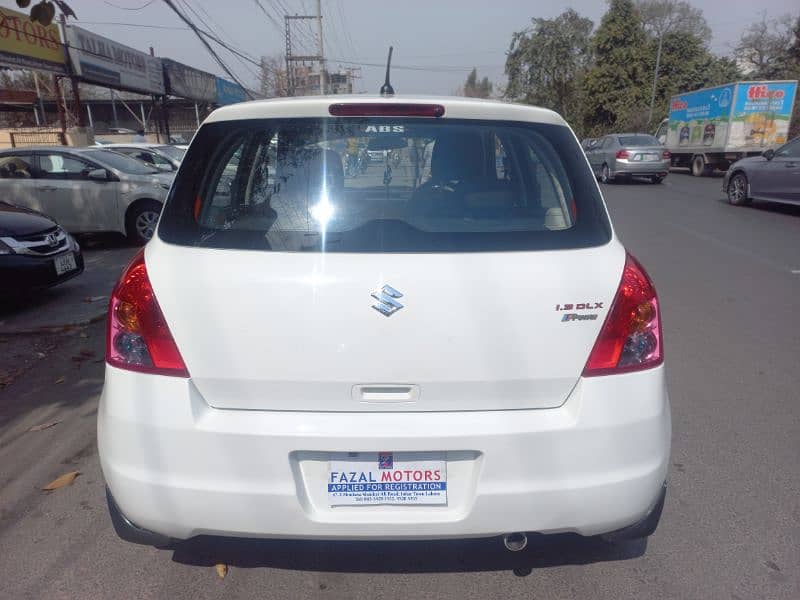 Suzuki Swift 2011 1