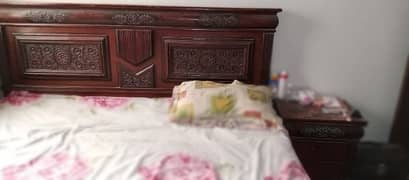 Master Bedroom Set (6-Piece) - Excellent Condition!