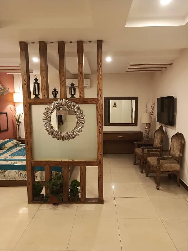 1BED STUDIO FURNISHED APORTMENT IS AVAILABLE FOR RENT IN SECTOR B BAHRIA TOWN LAHORE 4