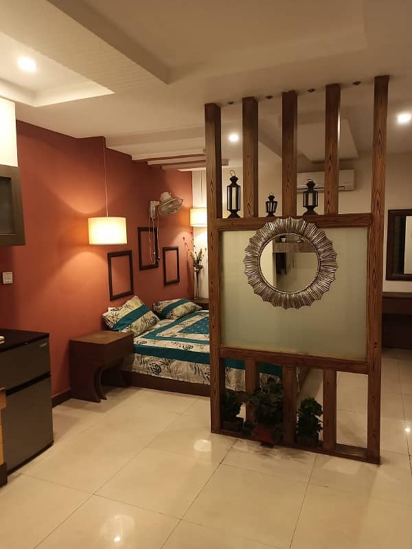 1BED STUDIO FURNISHED APORTMENT IS AVAILABLE FOR RENT IN SECTOR B BAHRIA TOWN LAHORE 5