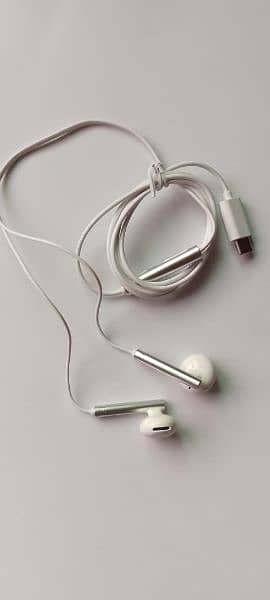 Type-C Wired Earphones for Huawei Phones" 0