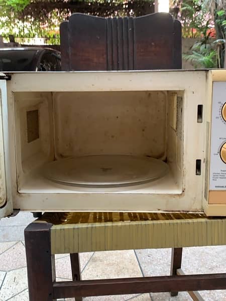 microwave oven 1