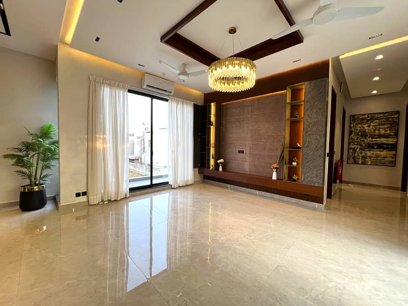 "Exclusive 1 Kanal Semi-Furnished 5 Bed Home with Basement in DHA Phase 6" 7